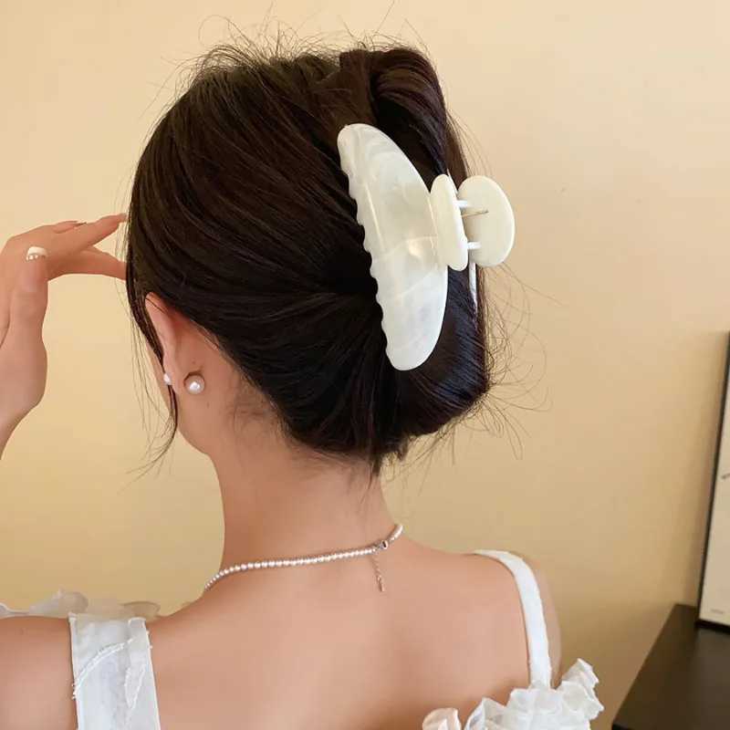 Korean Hawaiian Flower Crab Hair Clips Female Fashion Plastic Shark Hair Claw Hairpin Barrettes For Girls Beach Hair Accessories Y250707