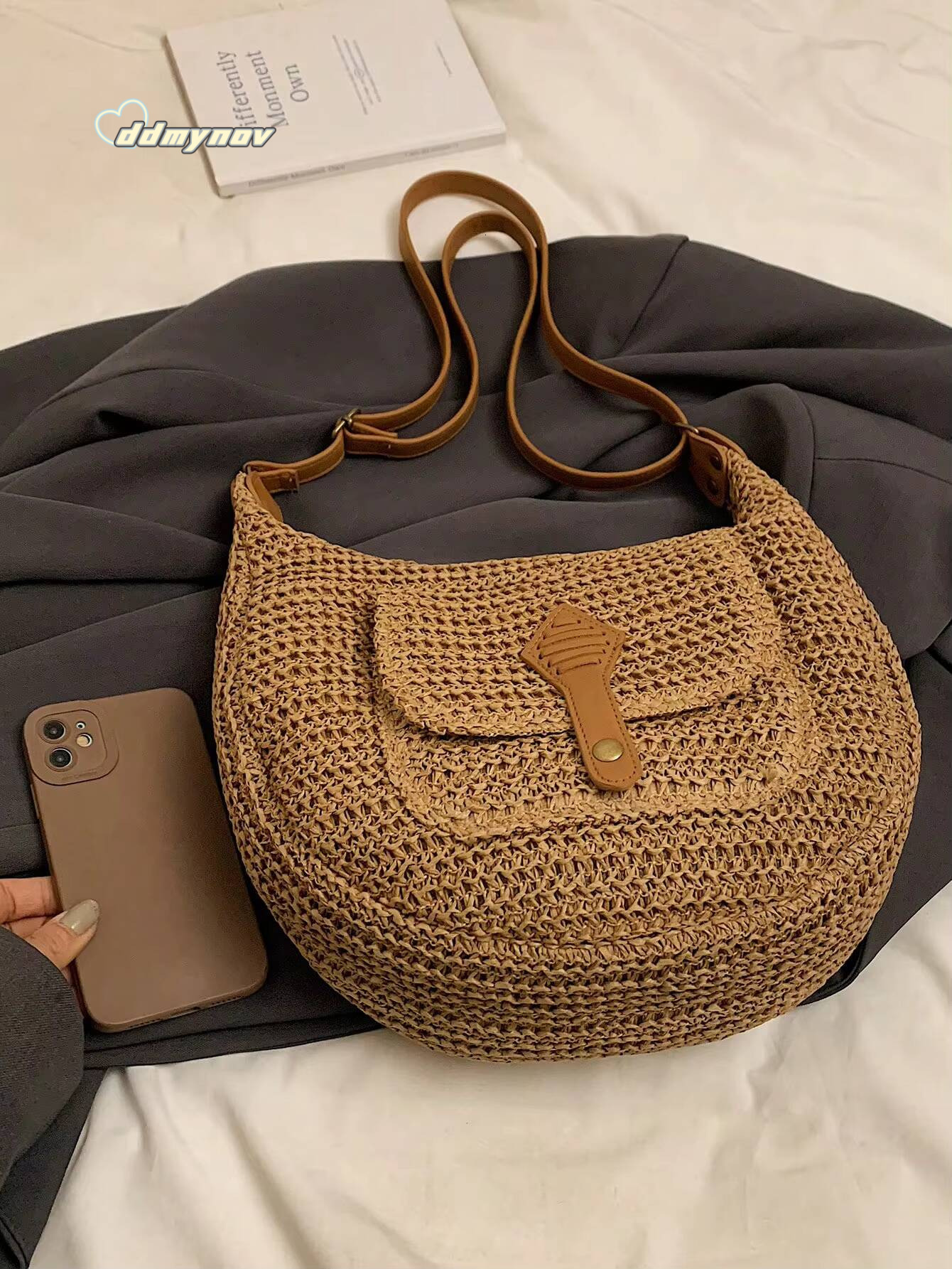 Fashionable New Trendy Shoulder Crossbody Womens Versatile Straw Saddle Bag ddmynov