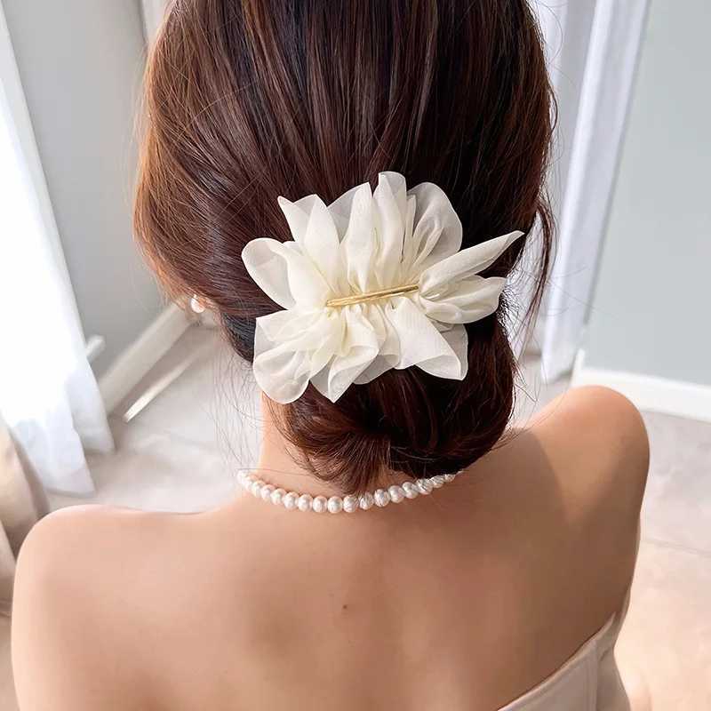Big Spring Hair Claw Clips Women Metal Chiffon Flowers Ponytail Holder Hairpin Barrettes Fashion Girls Hair Accessories Hairgrip Z250707