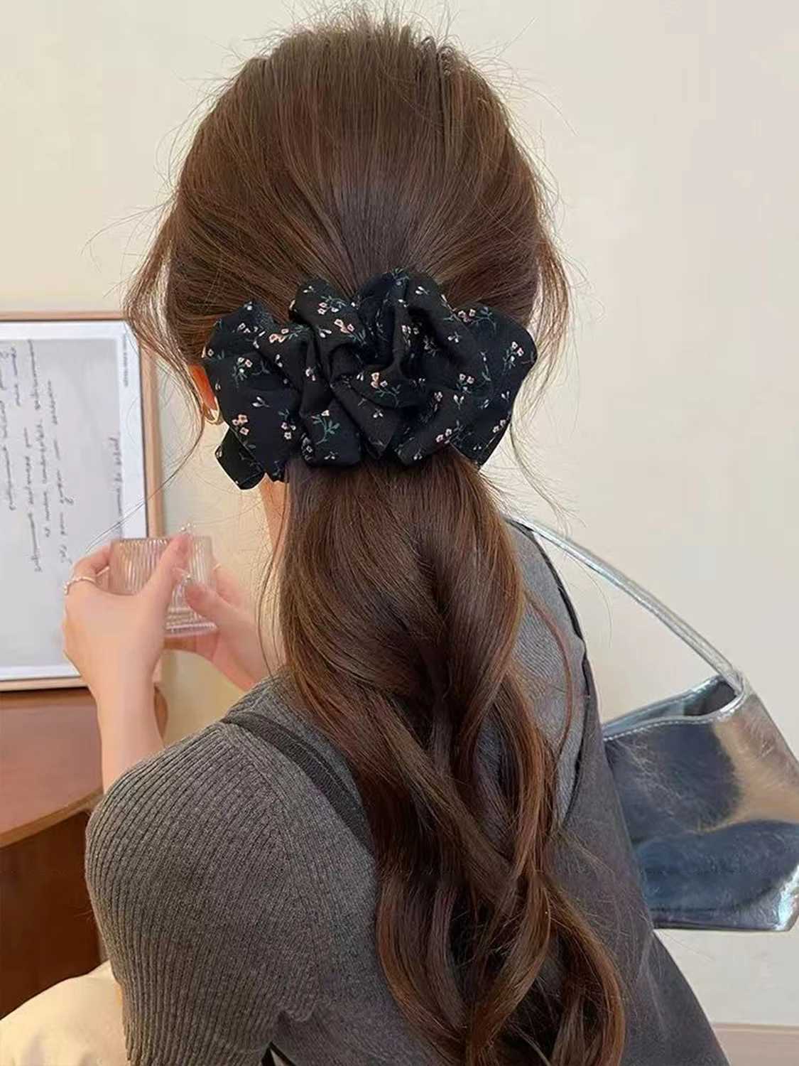 1pc Cloud Small Floral Banana Clip Enhances Hair Volume Womens High-End New Back-of-Head Hair Bun Clip Hair Accessories Z250707