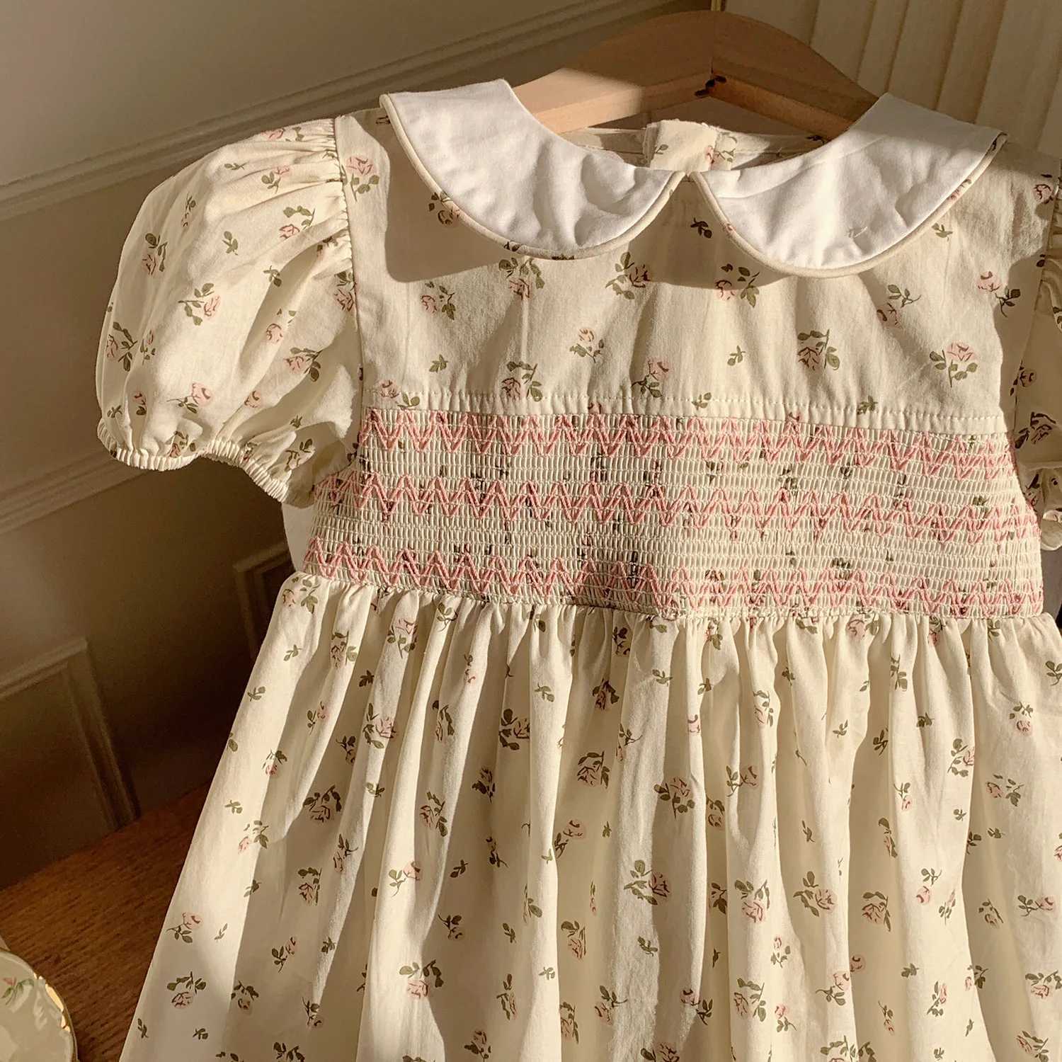 2025 Summer French Style Puff Sleeve Girls Dress Childrens Clothing Baby Collar Sweet Short Sleeved Childrens Dress R250707