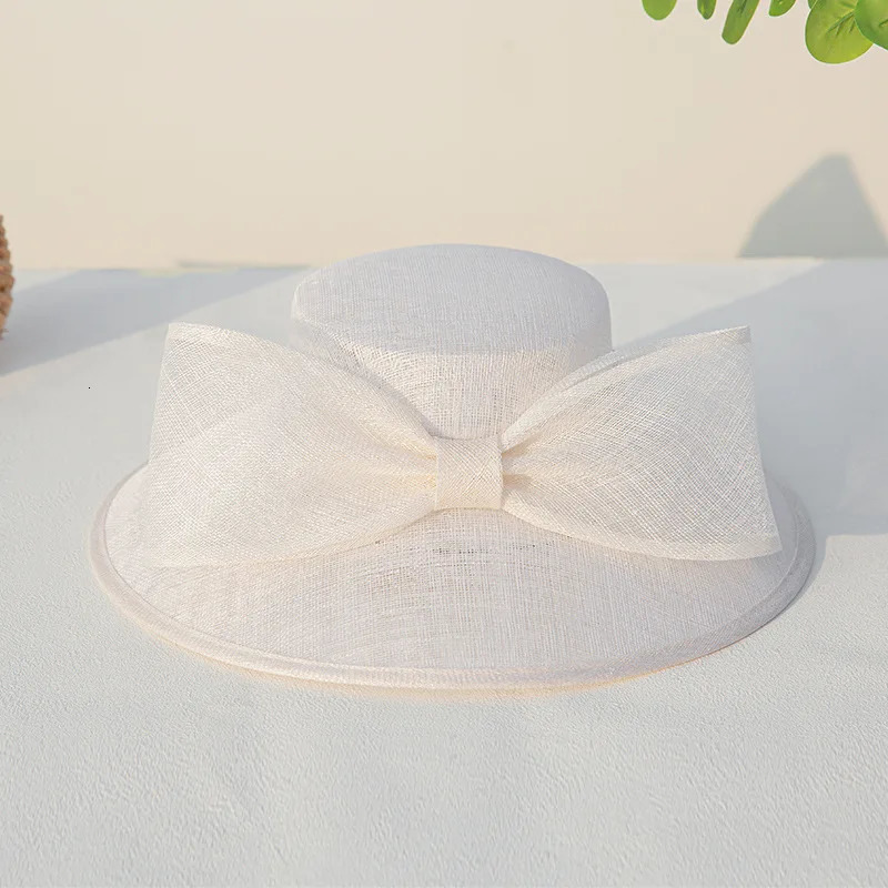 Elegant Kentucky Tea Party Fascinators White Weddings Hat For Women Wide Brim Hats Fedora Ladies Church Dress Derby Hats 250707