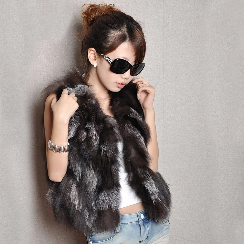 Winter Women Sliver Fox Fur Vest Short Style Warm 100% Natural Sliver Fox Fur Gilet Sliver Fox Fur Sleeveless Jacket 250703