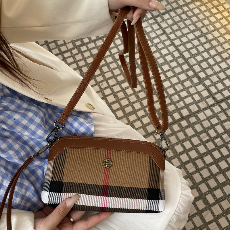 Free shipping designer Hot-selling New Plaid Clutch Bag for Women High Appearance Shoulder Bag Crossbody Bag Large Capacity Phone Bag Light Luxury Sma
