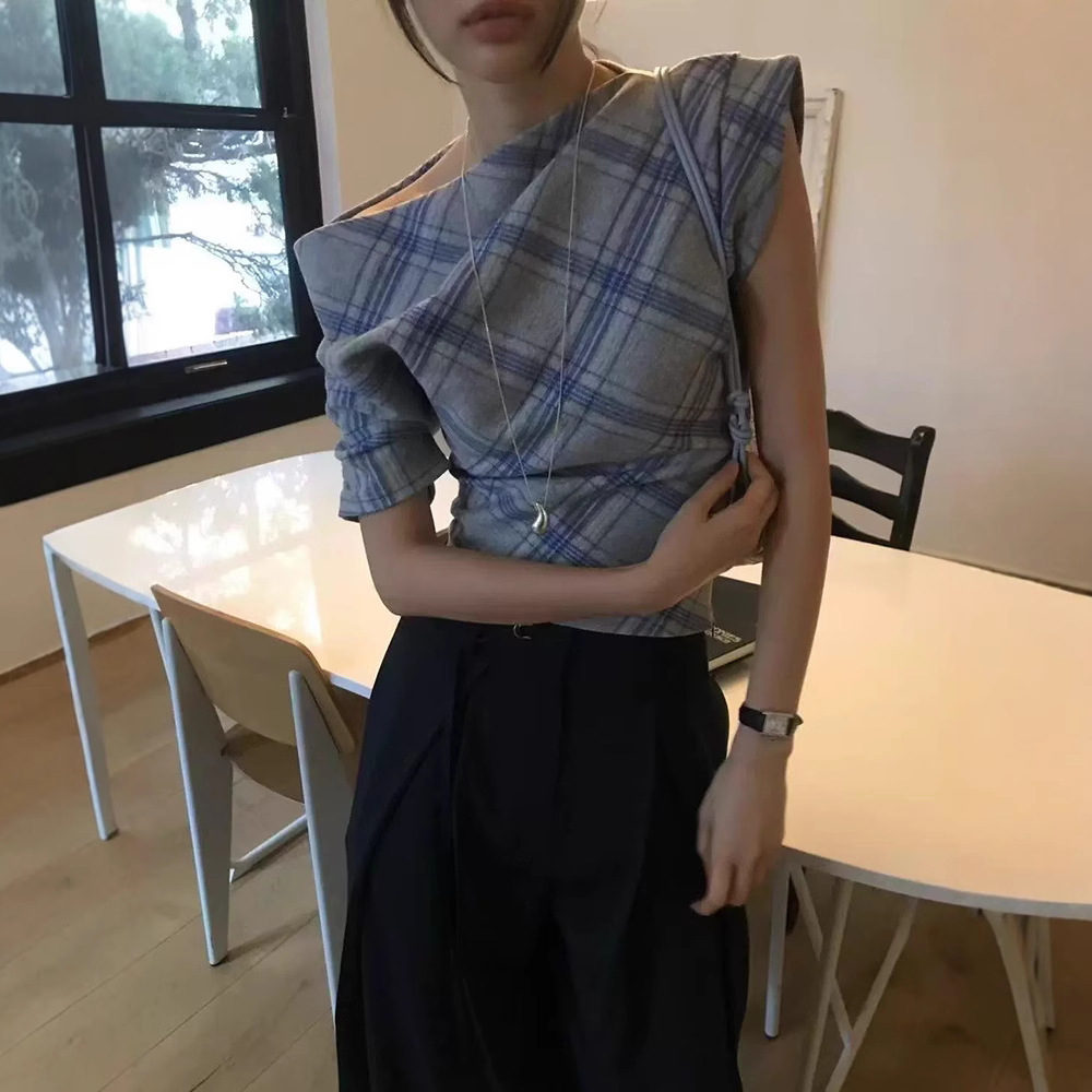 2025 Summer New Women's T-shirt Off Shoulder Waist Strap Grid Short Sleeve Korean Style Slim Fit Niche Design New Designer T-shirt