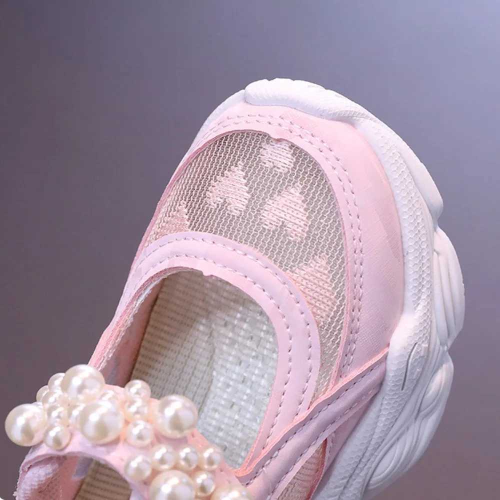 2025 Summer Girls Solid Color Mesh Hollow Sports Shoes New Childrens Mid to Large Pearl Solid Color Dad Shoes R250707
