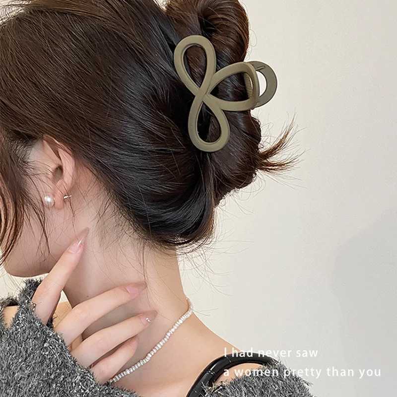 Solid Hollow Bow Hair Claws For Women Girls Sweet Hair Ornament Back Head Hair Clips Fashion Hair Accessories Y250707