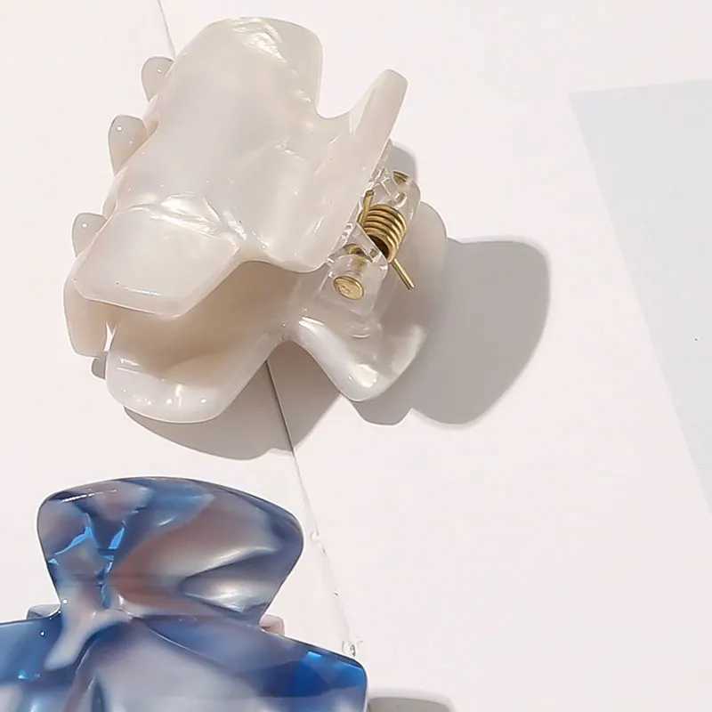 2024 NEW Small Acetate Hair Claw For Girls 3cm Simple Acrylic Claw Clip For Thin Hair Marble Printed Hair Clips Leopard Hair Accessories Y250707