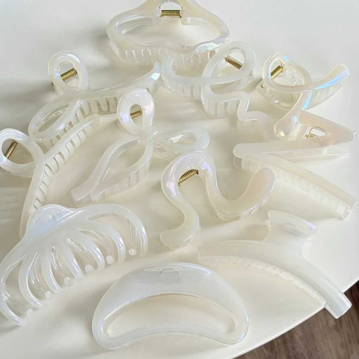 Hair Clips for Girls Women Bow Pin Accessories Claw Korean Large Thick Popular Catches Trendy Leading Fashion Sweets Kpop New In Y250707