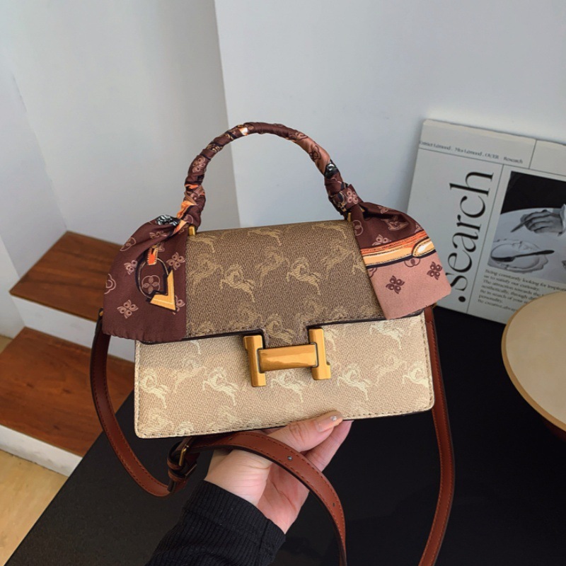 Designer Small for Women 2025 New High-End Versatile Fashion French Niche Design Elegant Shoulder Crossbody Light Luxury Women's Bag