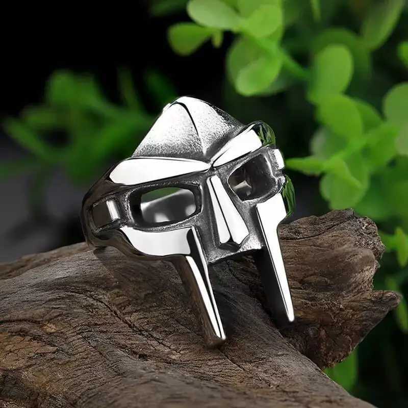 Fashion Hip-hop Rap MF DOOM Mask Stainless Steel Ring Mens Gladiator Punk Jewelry Stainless Steel Mens Accessories Ring M250620