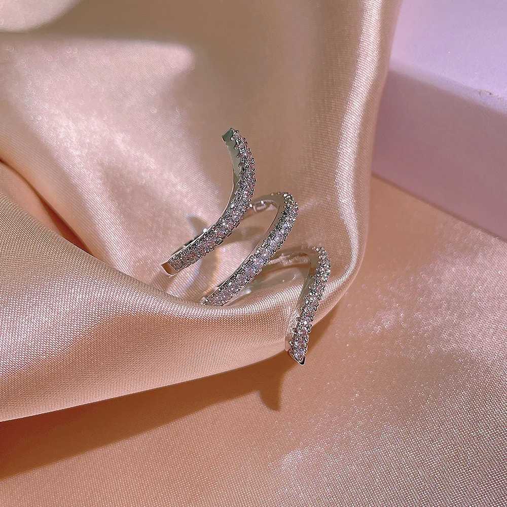 New Fashion 925 Silver Ring Geometric Zircon Ring Irregular Line Ring Simple Personality Engagement Wedding Jewelry XJ250707