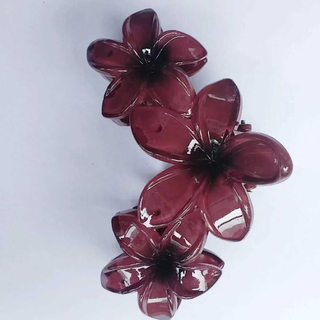 Flower Hair Claw for Women 10CM Plastic Wine Red Cute Hair Clips Beach Vocation Hot Popular Travel hair Accessories Female Y250707