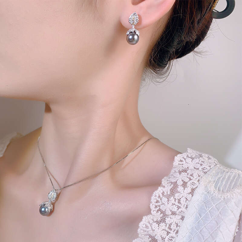 Necklace Niche Light High-End Sense Color-Separated Electroplated S Sier Needle Earring Set Gray Pearl Women A84