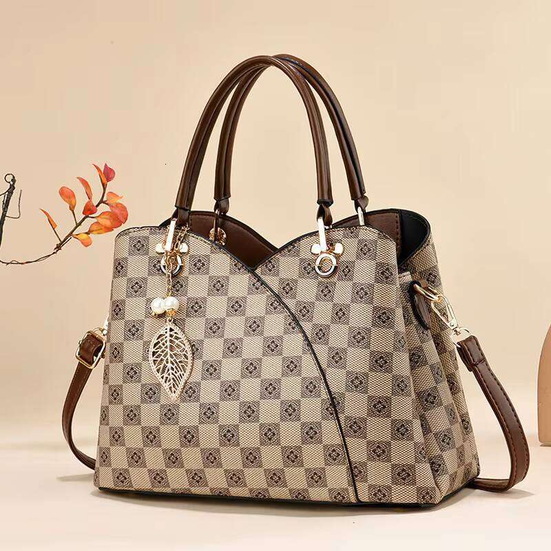 DHessentials Contrast Color New Trendy Versatile Crossbody Fashion Women's Large Capacity One Shoulder Handbag