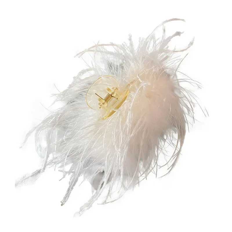 Women Beautiful Ostrich Feather Hair Claw Clips Black White Feather Solid Color Winter Decorative for Girls Hair Accessories Z250707
