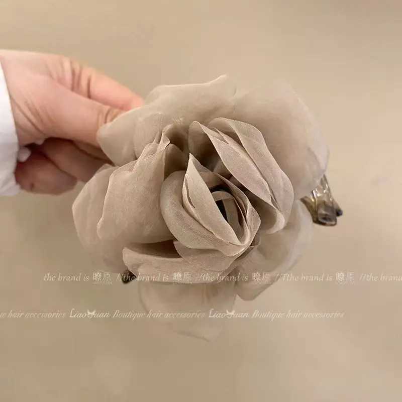 Fashion Fabric Rose Hair Claw Women Elegant Ponytail Clip Sweet Flowers Hair Clips Crab Claw Headdress Hair Accessories Z250707