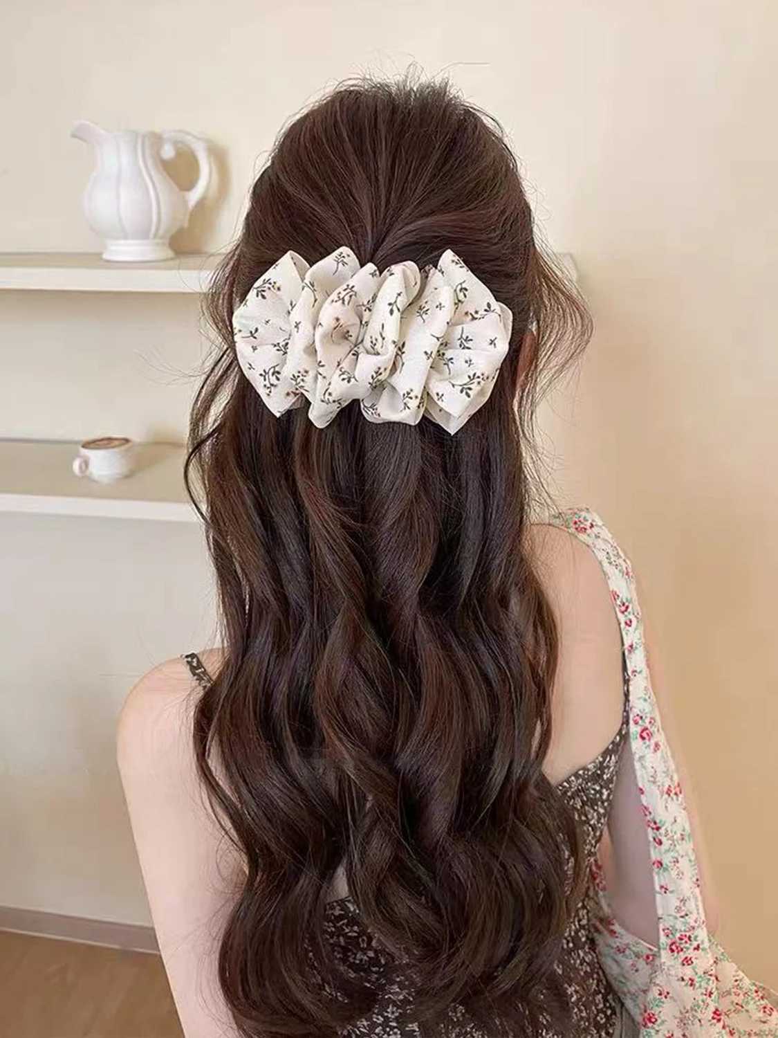 1pc Cloud Small Floral Banana Clip Enhances Hair Volume Womens High-End New Back-of-Head Hair Bun Clip Hair Accessories Z250707