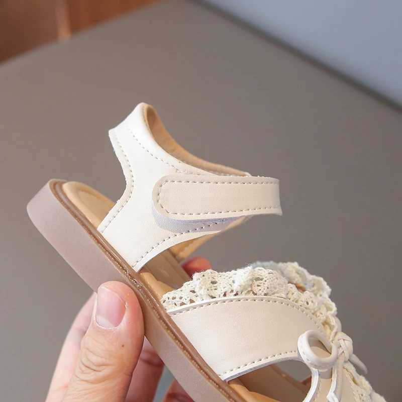 2025 Summer New Girls Sandals Childrens Princess Shoes with Soft Soles and Soft Tops Fashionable Lace Bow Sandals for Babies R250707