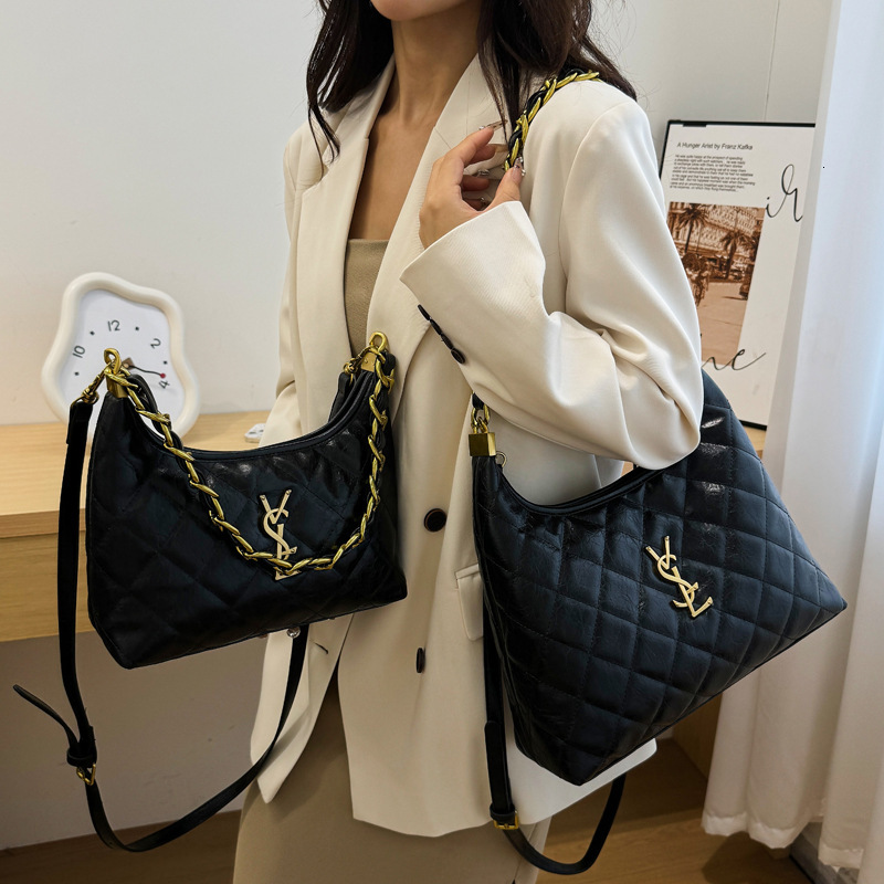 Designer 2025 New Small Chanel Style Diamond Chain Underarm for Women Korean Fashion Versatile Large Shoulder Crossbody Luxury Women's Bag