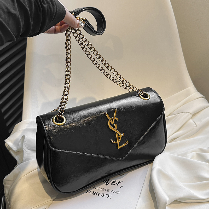 Designer Small for Women 2025 New Envelope Underarm Chain Textured Fashion Shoulder Crossbody Light Luxury Women's Bag