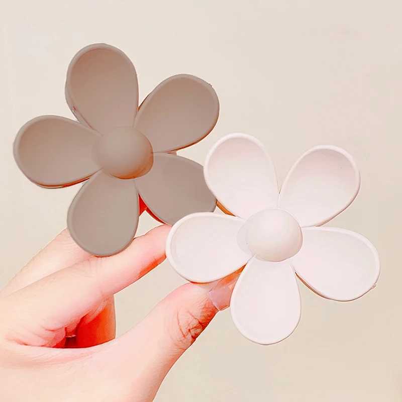 Women Simple Atmospheric Acrylic Hollow Geometric Hair Claw Lady Solid Color Hair Clip Headband Hairpin Fashion Hair Accessories Y250707