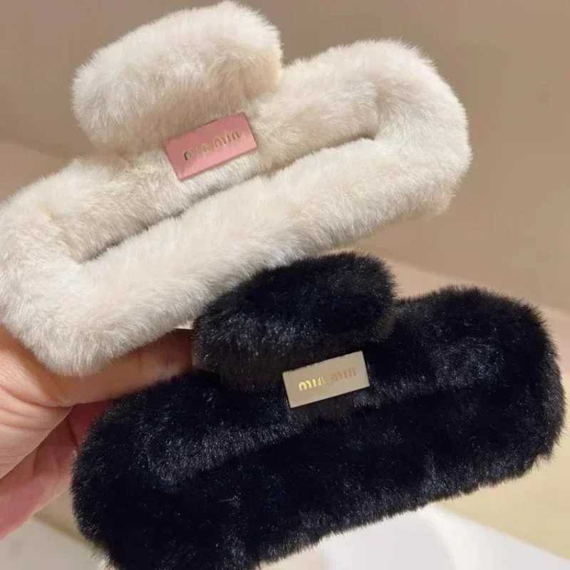 Autumn and winter trend imitation rabbit fur grab clip large square Maillard head shark clip multi-volume hair accessories Z250707