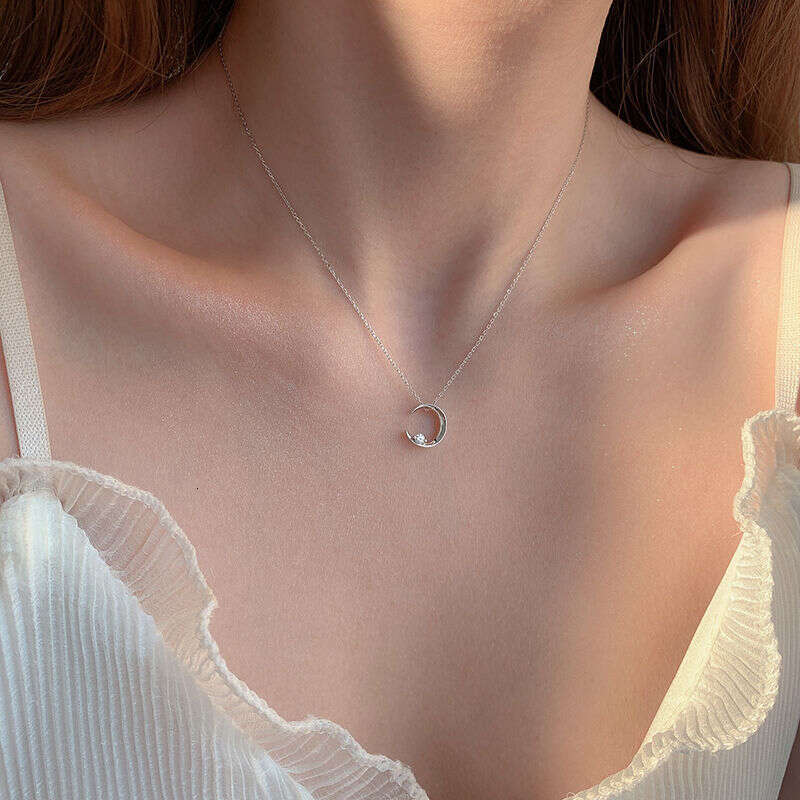 DHcollections Moon Pendant Necklace for Women, Simple Collarbone Chain, Summer Light , Niche Design, Minimalist Style, High-End Feel