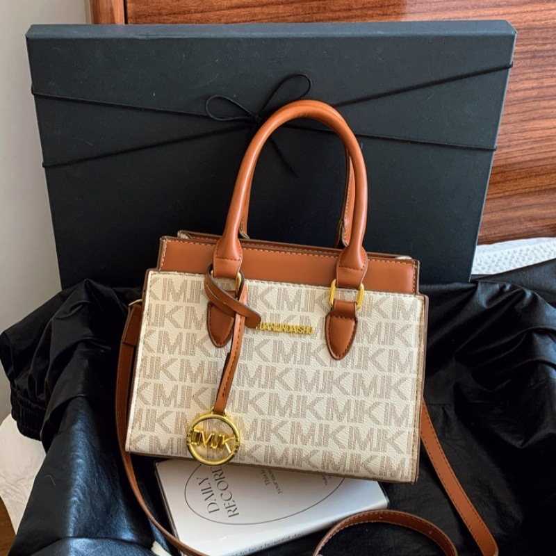 Designer 2025 New Printed Commuter Tote Versatile Elegant Handbag Shoulder Crossbody Light Luxury Women's Bag
