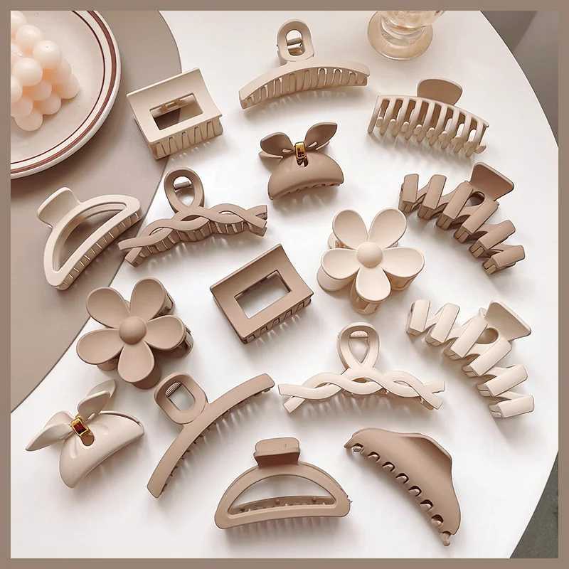 Women Hair Claw Clips Korea Coffee Beige Acrylic Large Hair Claw Hairpin Geometric Barrettes Crab Girl Headwear Hair Accessories Z250707