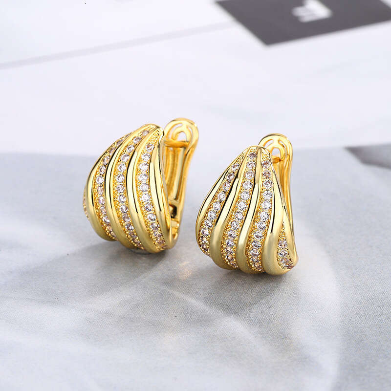 New Jewelry Light Women's Fashion Simple Micro Inlaid Earrings High-End Sense Cold Style Versatile 5D7