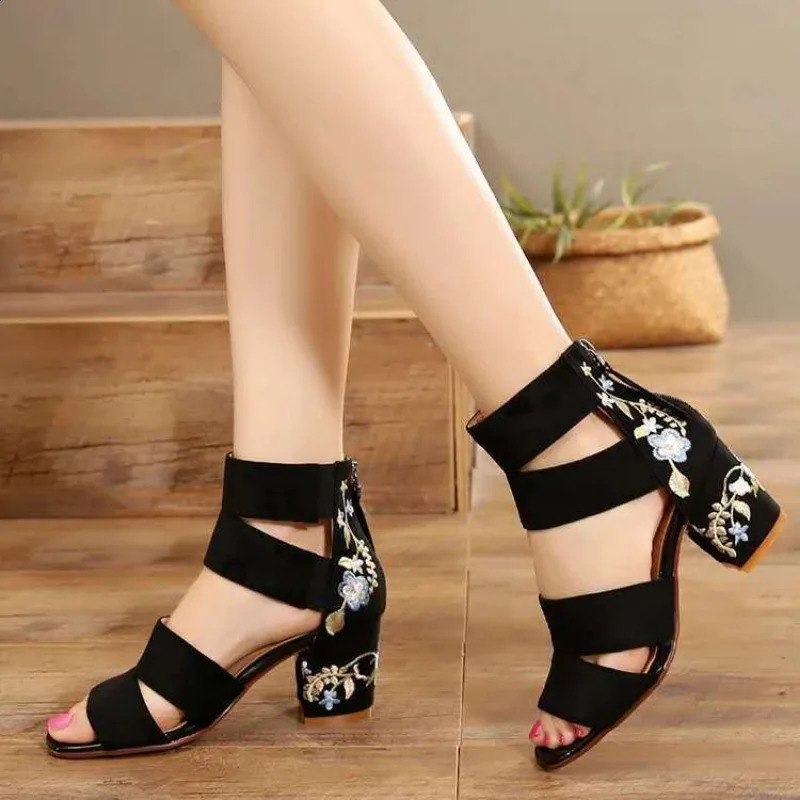Ethnic Style Embroidered Midheel Sandals Summer Casual Thick Heels Elegant Vintage Opentoed Shoes 250703