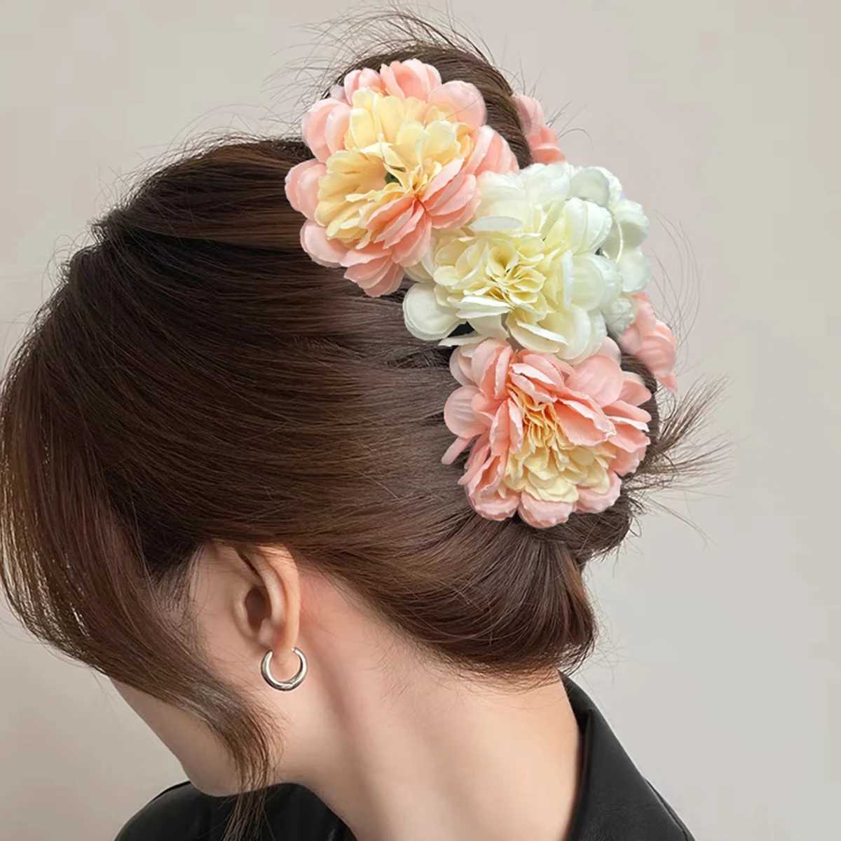 AWAYTR Phalaenopsis Orchid Hair Claw Flower Shark Clip Women Retro Floral Exaggerated Wedding Party Hair Clip Hair Accessories Y250707