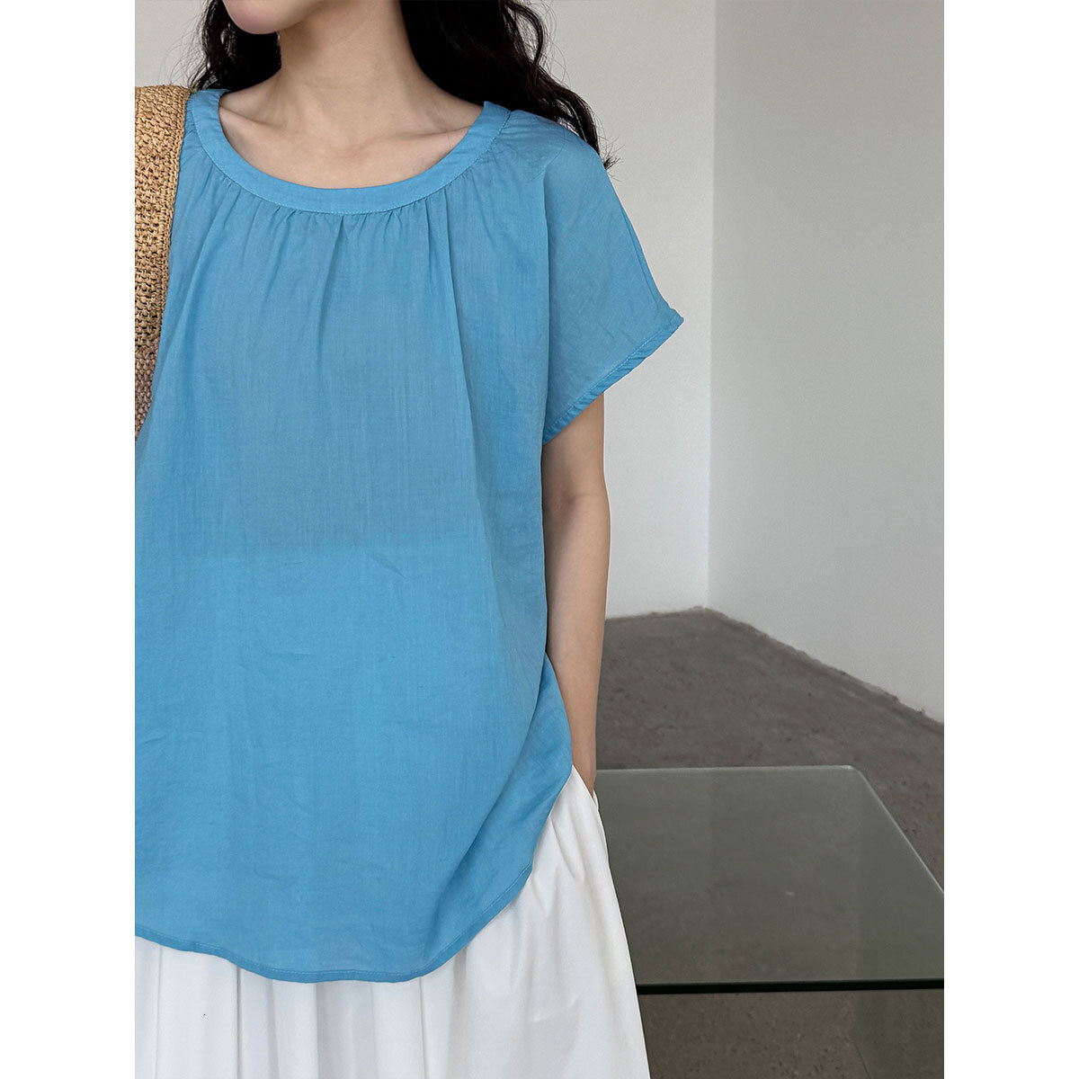 2025 Summer new women's T-shirt Korean style flowing sleeves V-neck women's shirt Summer new niche design shirt New designer T-shirt
