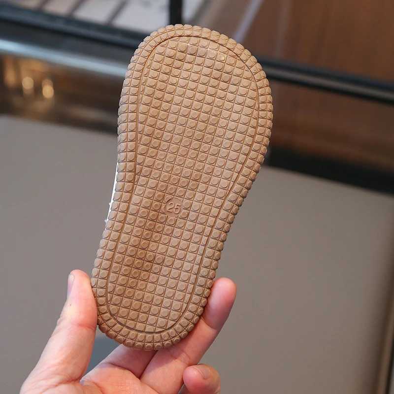 2025 High Quality Childrens Rabbit Ear Tulle Embroidered Outdoor Summer Double Strap Flat Cute Kids Sandals R250707