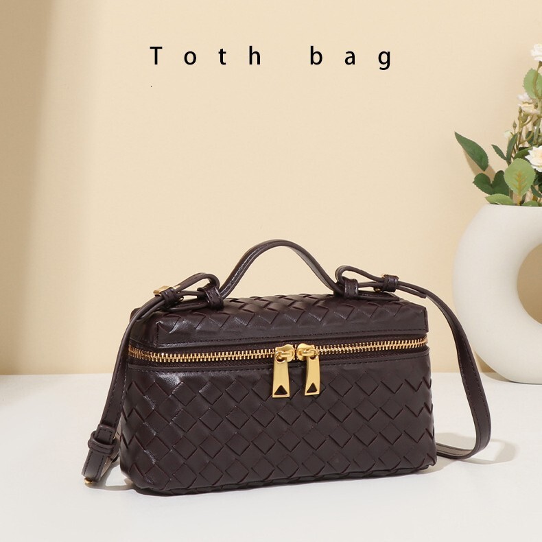Free Shipping Designer Exclusive Niche Weaving New Practical Fashion Handheld Cross-border Boxed Single Shoulder Lunch Box Wholesale