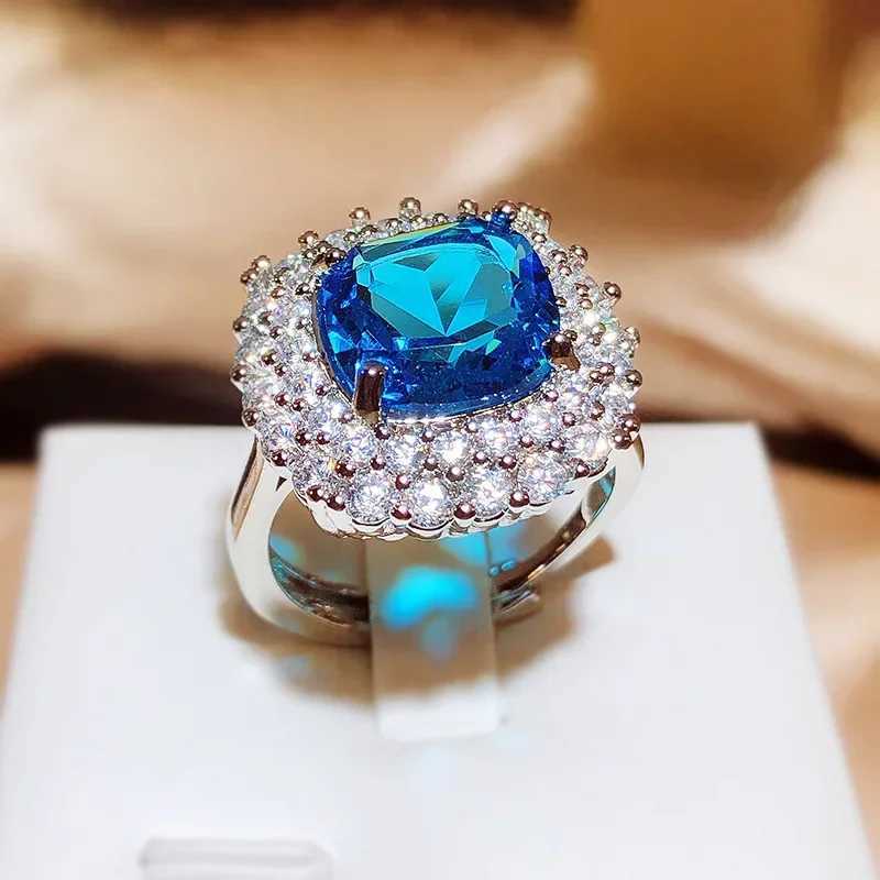 New Vintage Temperament Ring Female Simulation Full Diamond Sapphire Ring Party Birthday Jewelry Gift Wholesale XJ250707