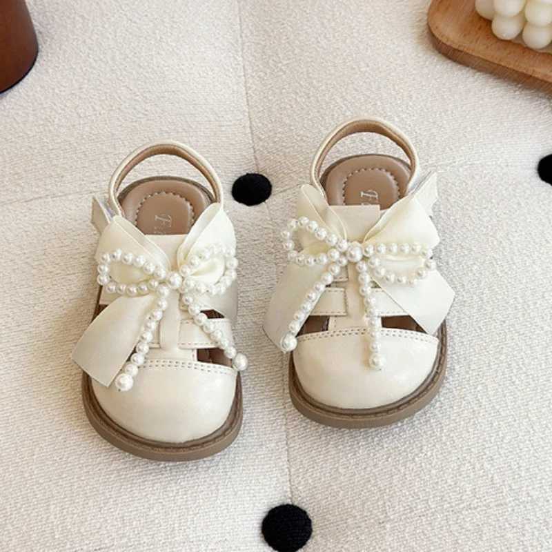 2025 Children Sandals for Girls Summer New Fashion Korean Style Soft Bottom Anti-slippery Princess Beading Cut-outs Beach Shoes R250707