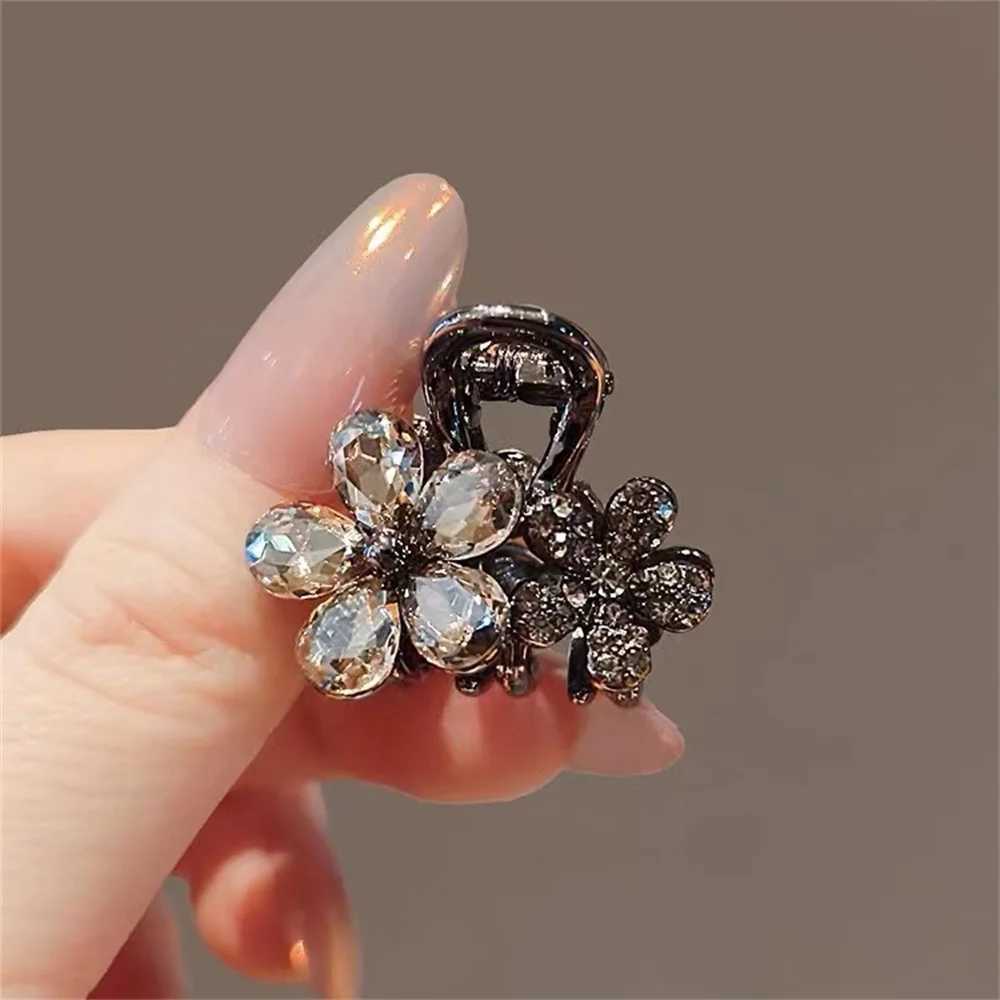 New Flower Style Alloy Hair Claw Rhinestone Women Headwear Clip Crab Small Mini Hair Hairpins Z250707