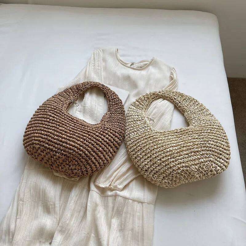 Versatile Coastal-Inspired Sling Bag by LEFTSIDE: A Rustic Addition to Your Sun-Drenched Style Quiver