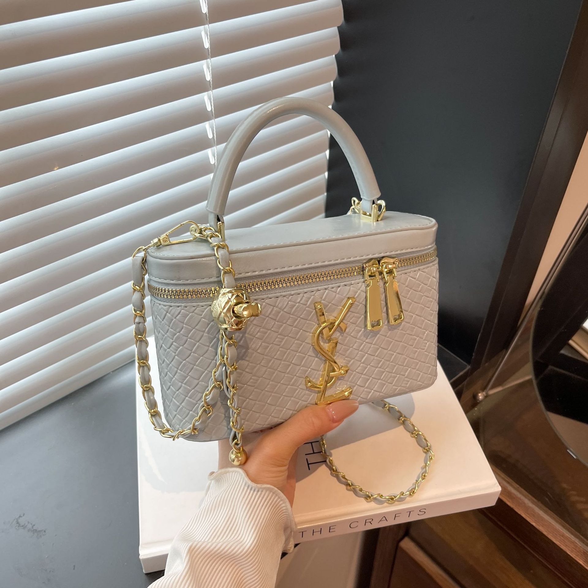 Designer High-End Feel for Women 2025 New Korean Style Elegant Versatile Box Niche Shoulder Crossbody Light Luxury Women's Bag