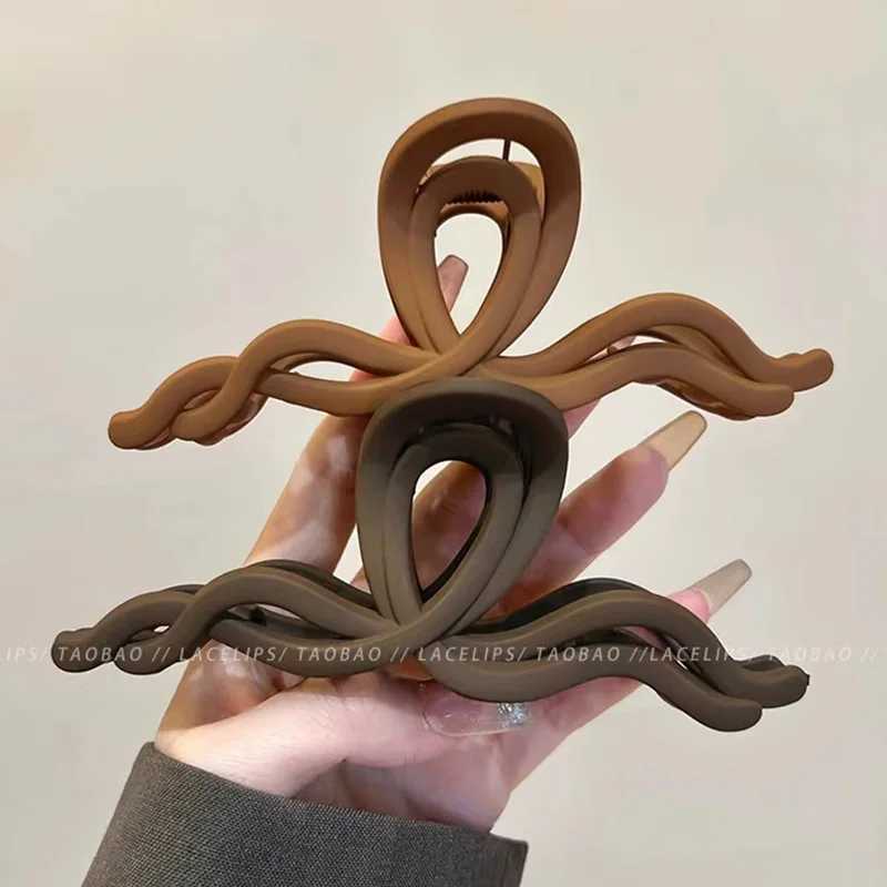 Vintage Brown Bow Shape Hair Claw For Women Hair Ornament Back Hair Holder Claw Clip Hairpin Hair Clip Fashion Hair Accessories Z250707