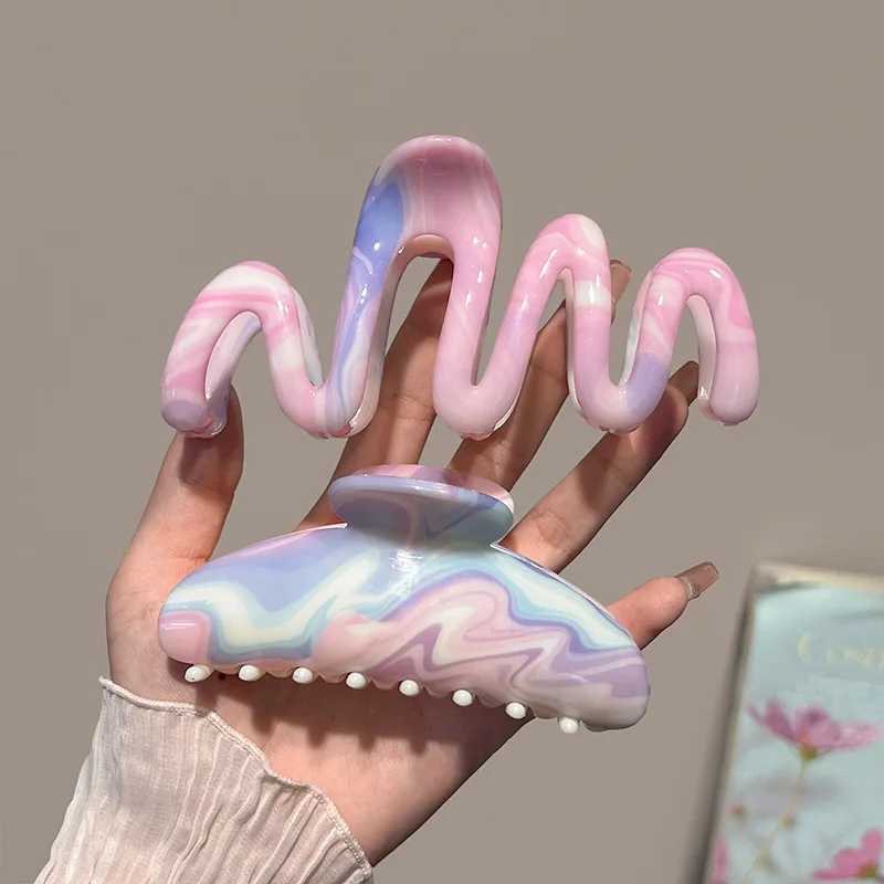 AISHG Korean Gradient Hair Claw Clip for Women Large Thick Hair Shark Clip Hairpin Barrettes Fashion Girl Hair Accessories Y250707