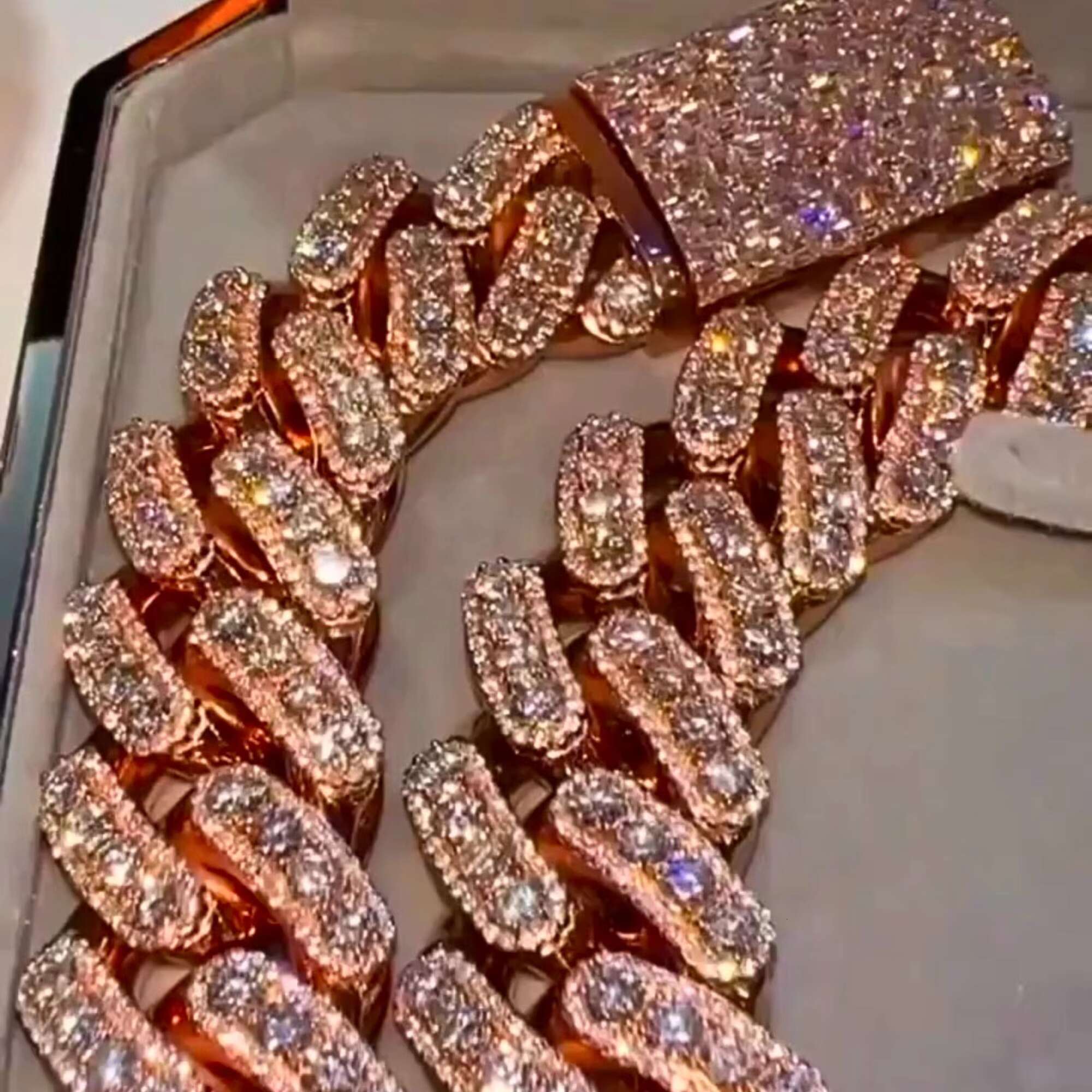 Best Quality Customized 20 mm Cuban Link Moissanite Diamond Chain 925 Sterling Silver Rose Gold Diamond Chain
