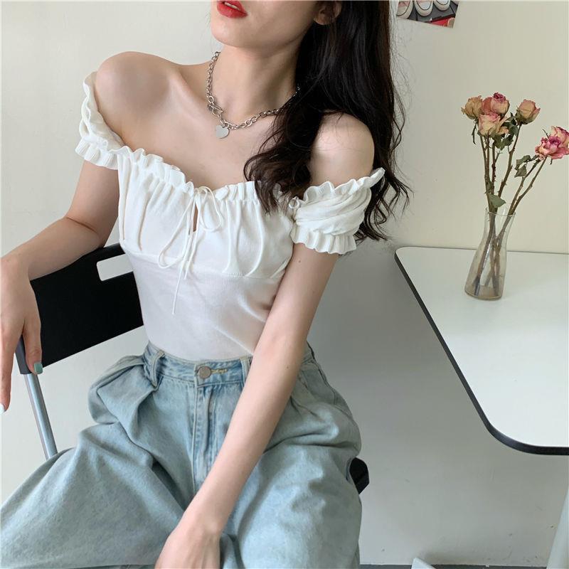 2025 Summer New Women's T-shirt New Pleated Ruffle Edge Off Shoulder Crop Top New Drawstring Slim Fit Sexy Short Sleeved Knitted New Designer T-s