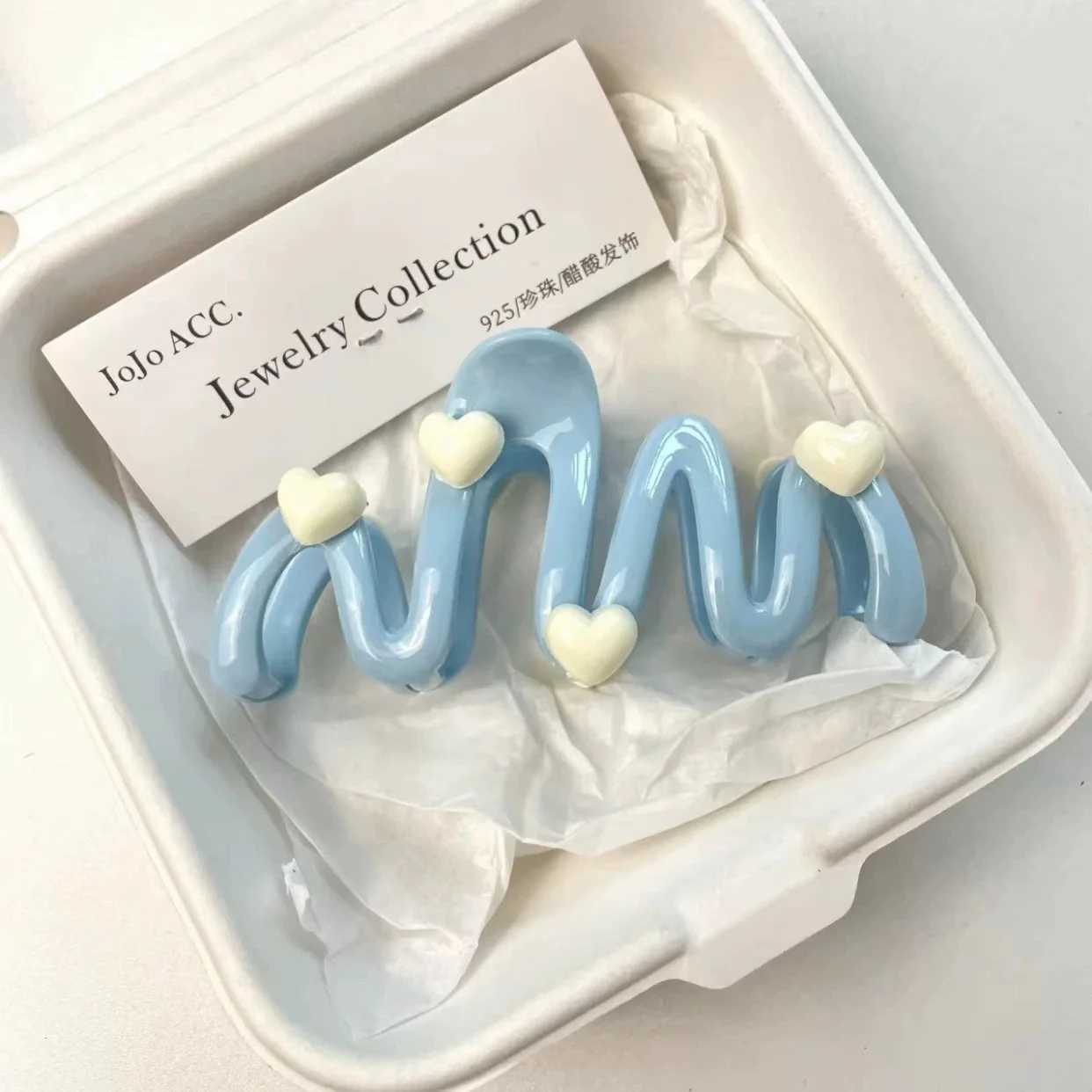 Blue Heart Wave Shaped Hair Claw Cream Color Clips for Women Sweet Cute Irregular Shark Clip Large Ponytail Clip Hairpins 10.5CM Y250707