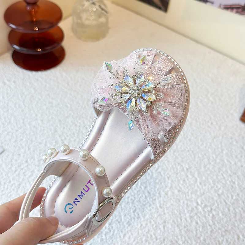 2025 New Style Summer Baby Girl Pearl Little Girl Bowknot Soft Bottom Princess Shoes Toe-Covering Crystal Shoes R250707