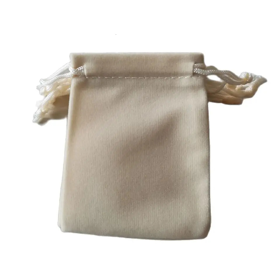 100Pcs/Lot 5x7cm 7x9cm 9x12cm Multicolor Drawstrings Velvet Gift Bags Jewelry Packaging Pouches Wedding Christmas Gift Bags 250702