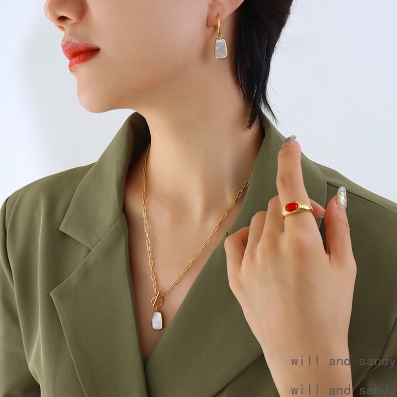 18k Gold Plated Square Shell Necklaces Choker Butterfly Heart Pearl Pendant Designer Jewelry Women Necklaces Fine Jewelry Engagement Wedding Mother Da