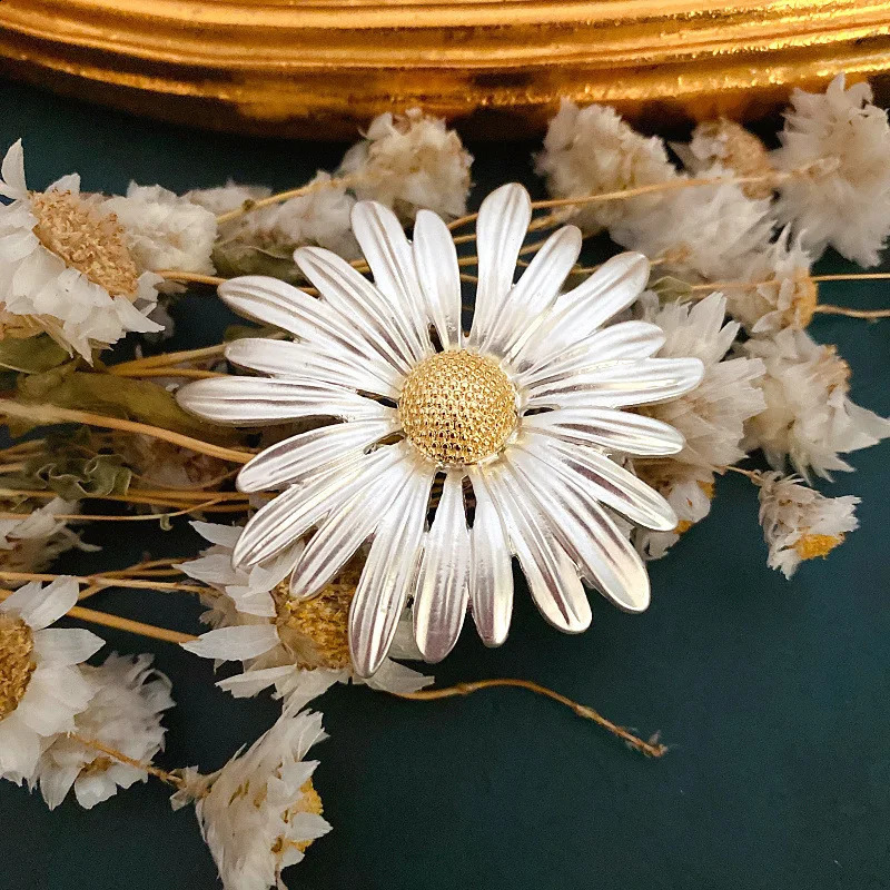 Vintage Mori Daisy Flower Brooch Exquisite Simple Elegant Temperament Pin Corsage 250625